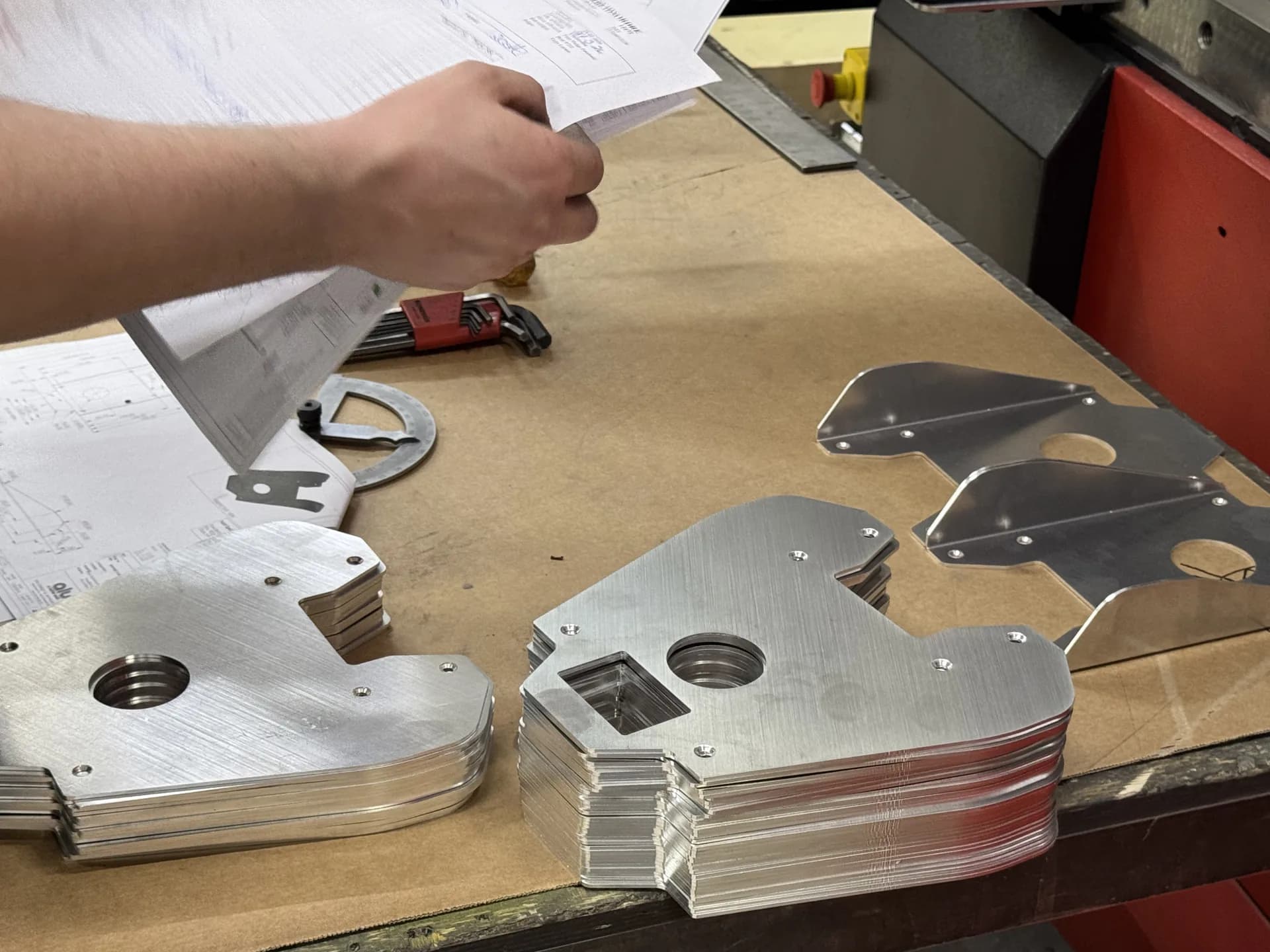 Finished aluminium parts and technical drawings